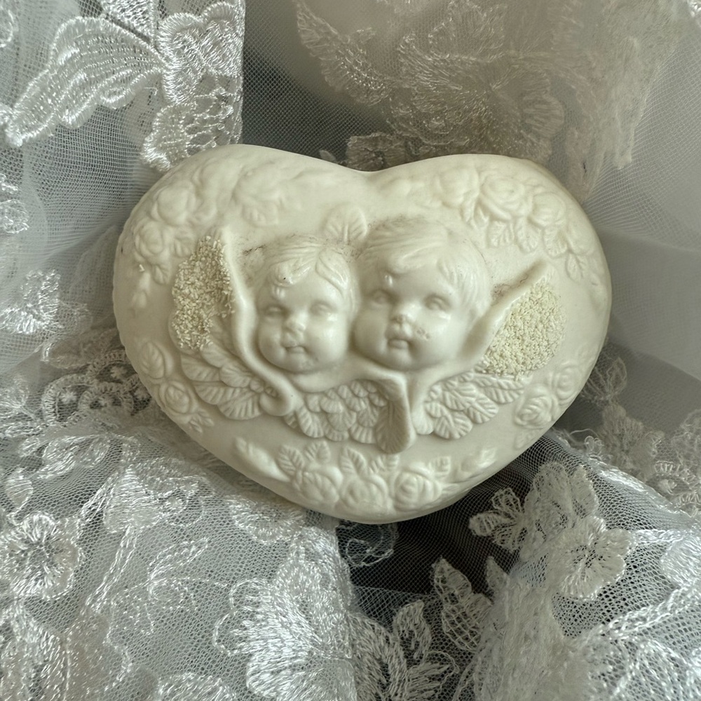 Heart-Shaped Angel Coquette Decor